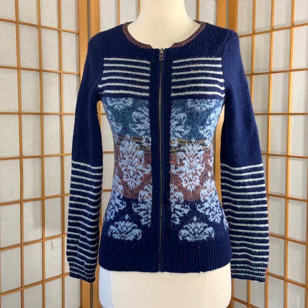 Anthropologie Sparrow Arras wool blend sweater. Zip up cardigan. Blue and cream.